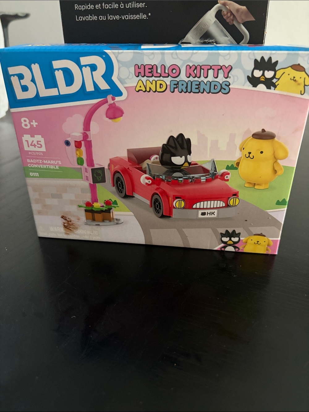 Hello Kitty Red Convertible Building Set with Pink Lamp and Yellow Figures